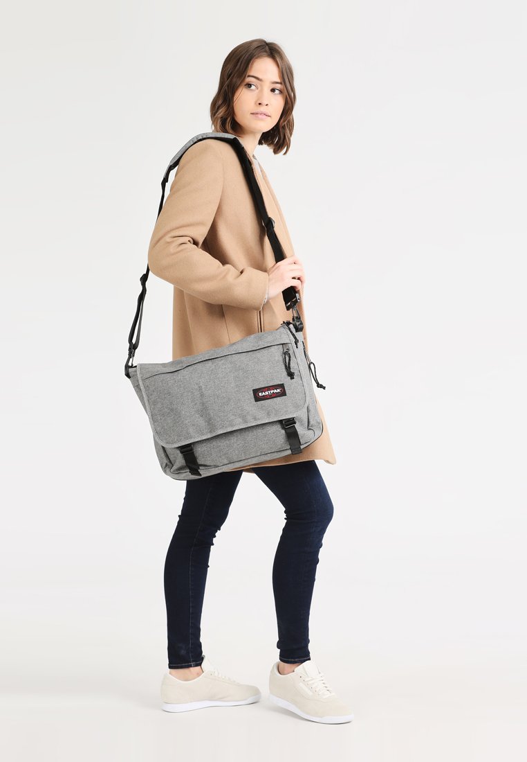 Eastpak DELEGATE - Bandolera - sunday grey