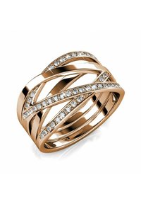 Anello in oro rosa con fasce intrecciate, caratterizzato da un design ondulato e impreziosito da numerosi piccoli cristalli trasparenti lungo la parte superiore. Finitura liscia e lucidata.