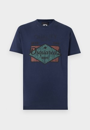 Temno modra majica s kratkimi rokavi z vintage logotipom "Dsquared2 Bros" v zbledeli rdeči in turkizni barvi na prsih.