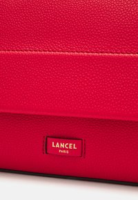 Lancel MEDIUM NINON  - Borsa a mano - kiss red