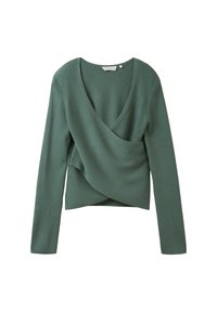 Zielony prążkowany top z długim rękawem, głębokim dekoltem w kształcie litery V i drapowanym przodem, o dopasowanym kroju i miękkiej fakturze. Bez widocznych elementów metalowych ani wzorów.