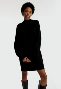 EDITED INVIDIA - Strickkleid - schwarz