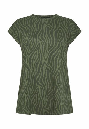 Groen T-shirt met korte mouwen, voorzien van een donkerder groene zebra-streepjespatroon en een ronde hals.