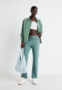 GAP HERITAGE - Tepláky - district green
