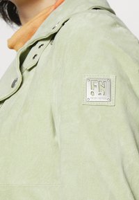 Freaky Nation Skinnjacka - mint