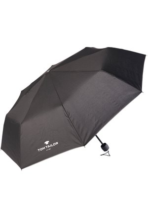 Schwarzer Regenschirm mit acht Rippen, aus strukturiertem Stoff, mit einem gebogenen Griff und einem Logo, das auf einem Panel gedruckt ist. Kompaktes Design.