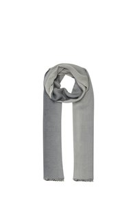 Écharpe grise en tissu léger et doux avec une texture lisse, finie par des bords effilochés, pliée en boucle pour exposition.