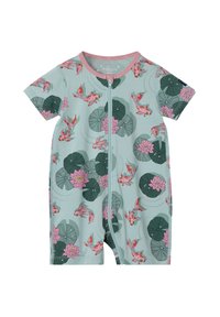Kortærmet mintgrøn jumpsuit med et print af guldfisk og lilje blade, med en frontlynlås og pink kant rundt om halsen.