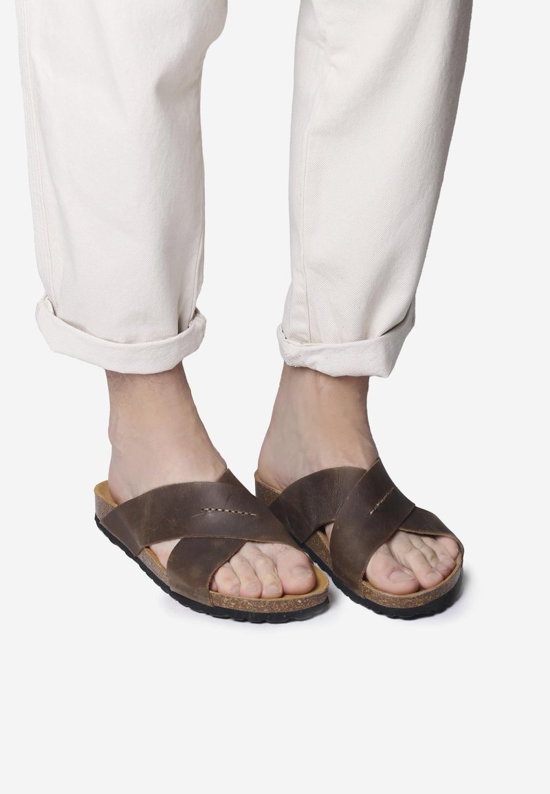 Toni Pons GOL PE - Iešļūcenes - caqui