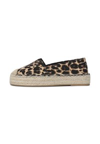 Espadrillas con stampa leopardata e dettagli neri, suola in corda di juta, design con punta rotonda, con tomaia in tela e tacco piatto.