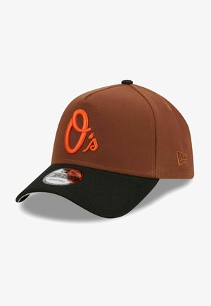 New Era, 9FORTY TRUCKER SIDEPATCH BALTIMORE ORIOLES - Cap - brown
