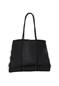 Borsa tote nera con texture perforata, due manici e lati a scacchi bianchi e neri in contrasto. Forma rettangolare con apertura nella parte superiore.