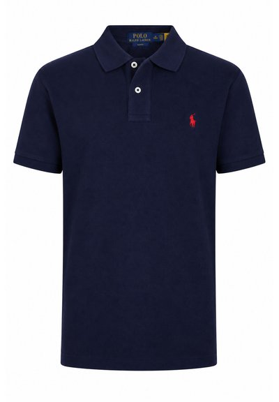 Polo blu navy a maniche corte con due bottoni bianchi e piccolo logo ricamato di cavallo rosso sul petto sinistro.