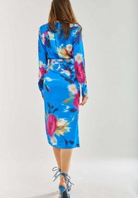 Liquorish FLORAL WRAP MIDI  - Cocktail dress / Party dress - blue