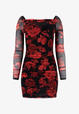 Schwarzes Blumenkleid mit roten Rosen, langen transparenten Ärmeln, gerafftem Stoff, schulterfreiem Ausschnitt, figurbetonter Silhouette und kurzem Saum.