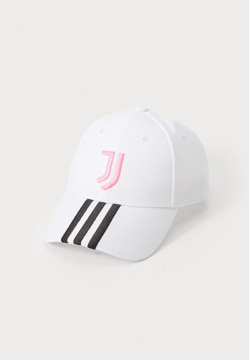 Balta cepure ar strukturētu dizainu, kas rotāta ar rozā izšūtu logotipu un trim melnām strīpām uz viziera. Izgatavota no tekstiļa.