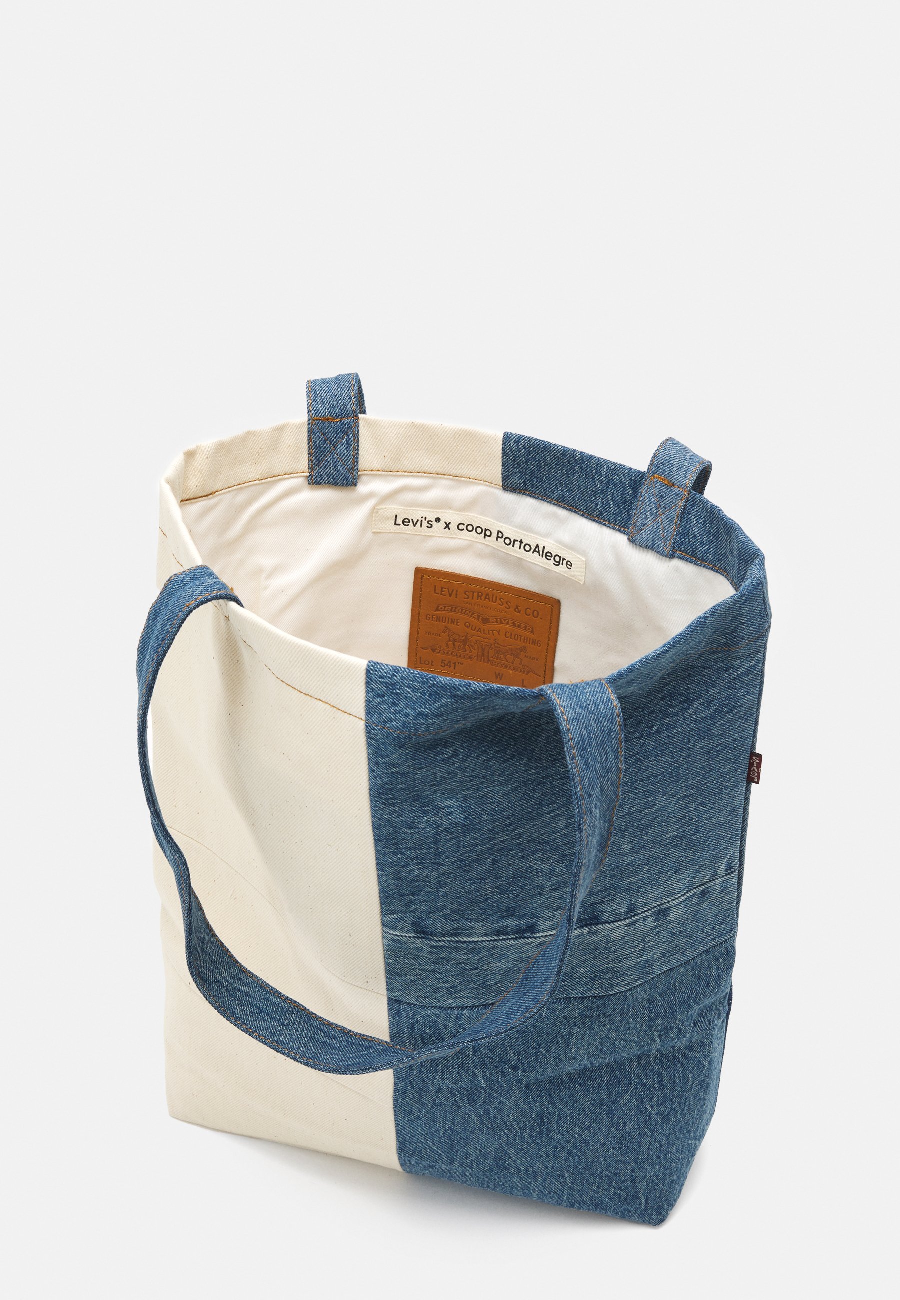 Levi's® LEVI'S® X PORTO ALEGRE CONTRAST TOTE BAG - Tote bag - light  khaki/light blue - Zalando.co.uk