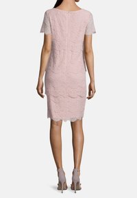 Vera Mont Robe fourreau - light pink