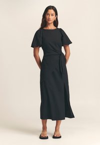ST MRLO Shift dress - black