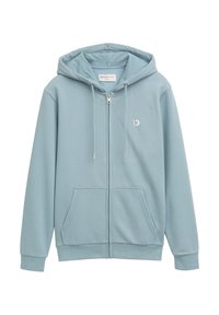 Svetlo modrá mikina na zips vyrobená z mäkkej tkaniny, s predným vreckom, kapucňou so šnúrkou a malým logom na ľavej strane hrude.