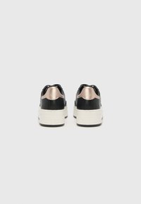 Replay CAMDEN CITY - Tenisky - black