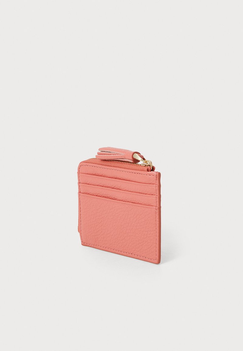 Portacarte Di Credito Coccinelle Con Nappina - Tassel Credit Card Holder New Fucsia, 6 Scomparti + Zip, Pelle Vero, Regalo Elegante