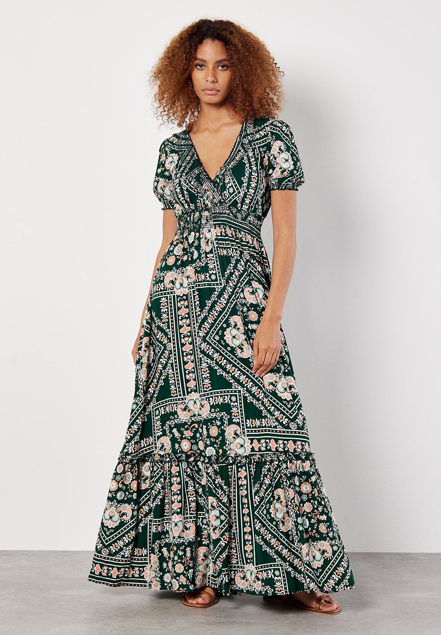 Apricot SMOCKED - Maxi dress - green - Zalando