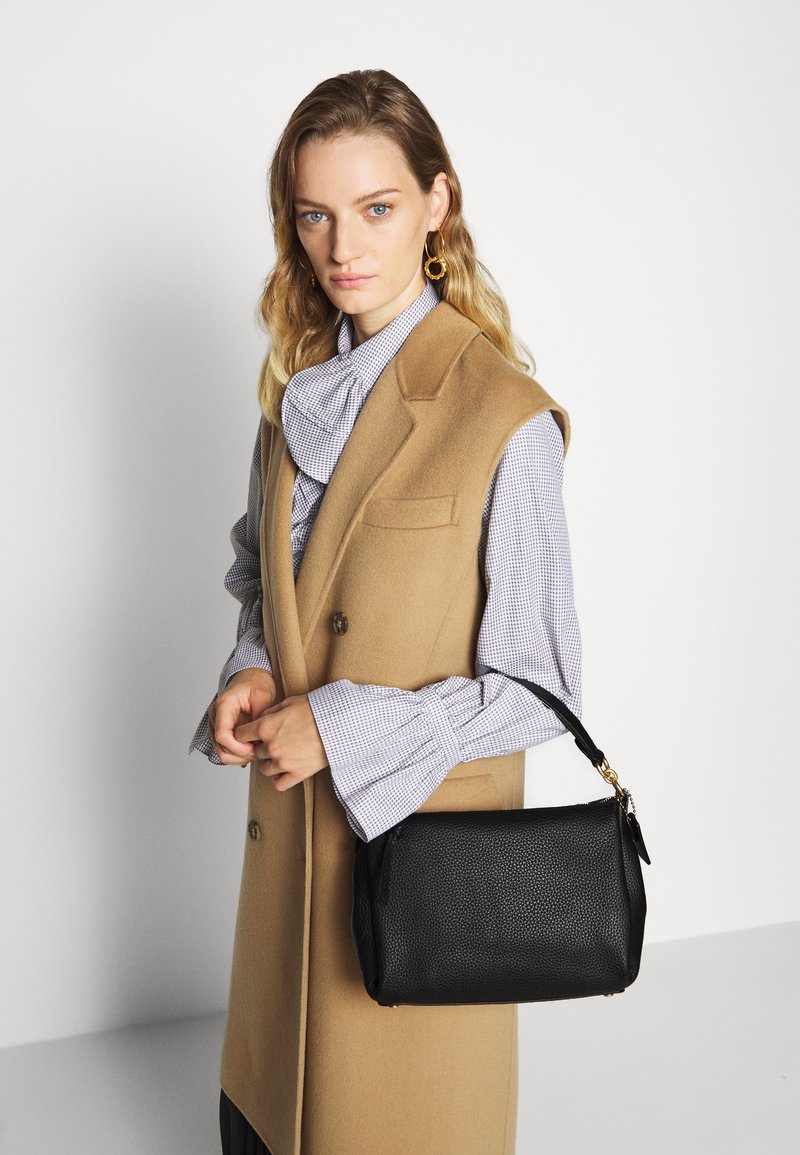COACH SOFT SHAY CROSSBODY - Mala de mão - black