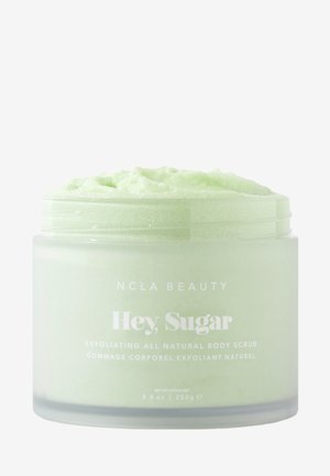 NCLA Beauty BODY SCRUB - Body Exfoliator - cucumber