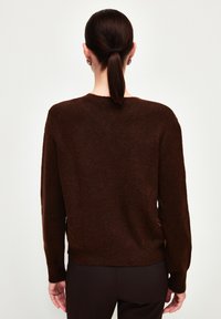 adL BUTTONED FRONT - Strickjacke - brown