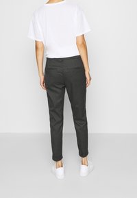 QS Tygbyxor - dark grey