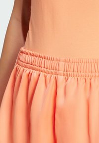 adidas Originals SPRINTER - Šortky - semi coral