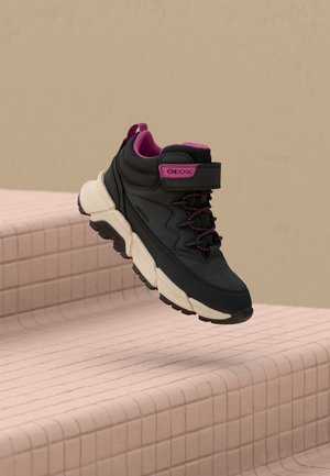 Geox, FLEXYPER PLUS GIRL - Боти с връзки до глезена - black/fuchsia