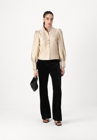 YAS YASHELLA PANT - Trousers - black