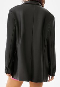 Bershka Keinonahkatakki - black