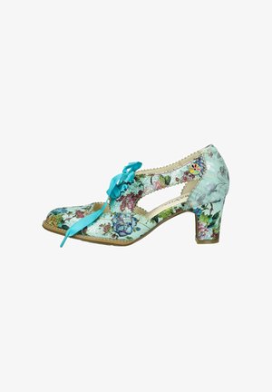 Schoenen met een bloemenpatroon op een lichtblauwe basis, met een uitgesneden ontwerp en een turkooise satijnen lint. Lage, taps toelopende hak met decoratieve stiksels.