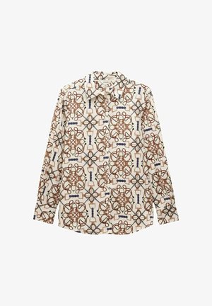 Koszula z długim rękawem zapinana na guziki w wzór inspirowany jeździectwem, przedstawiająca ogłowia, wędzidła i strzemię w kolorach brązowym, niebieskim i beżowym na białym tle.