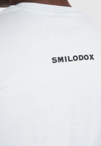 Smilodox ARMIN - T-shirts basic - hellblau