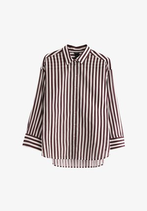 Langærmet skjorte med knapper, der har vertikale mørkerøde og hvide striber, klassisk krave og en buet kant med kontrasterende manchetter.