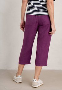 Seasalt Cornwall BRAWN POINT CROPS - Tygbyxor - cassis