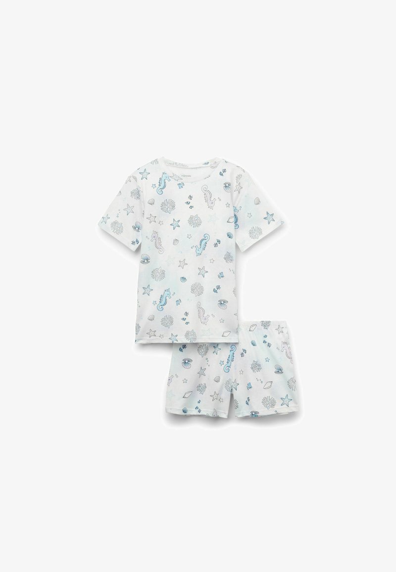 Kurzarm-Pyjama-Set aus weißen Baumwolle mit blauen und grauen maritimen Mustern, das Seepferdchen, Muscheln und Korallendesigns zeigt.