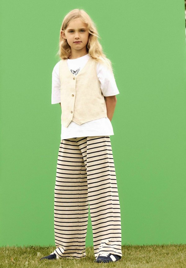 WIDE FIT - Jogginghose - summer sand