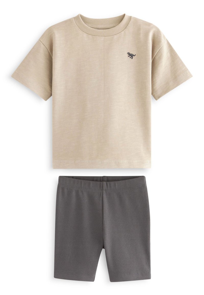 Next SHORT SLEEVE TSHIRT AND LEGGING SET Shorts neutral oversized and cycling short/beige