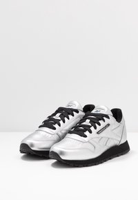Reebok Classic Baskets basses - silver-coloured