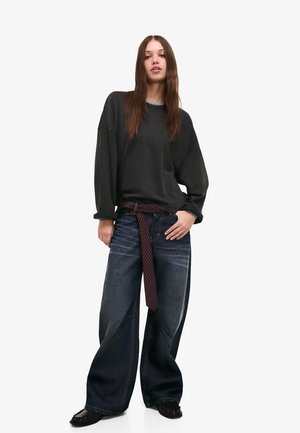 Bershka LOW-WAIST SLOUCHY - Široke nogavice - blue denim
