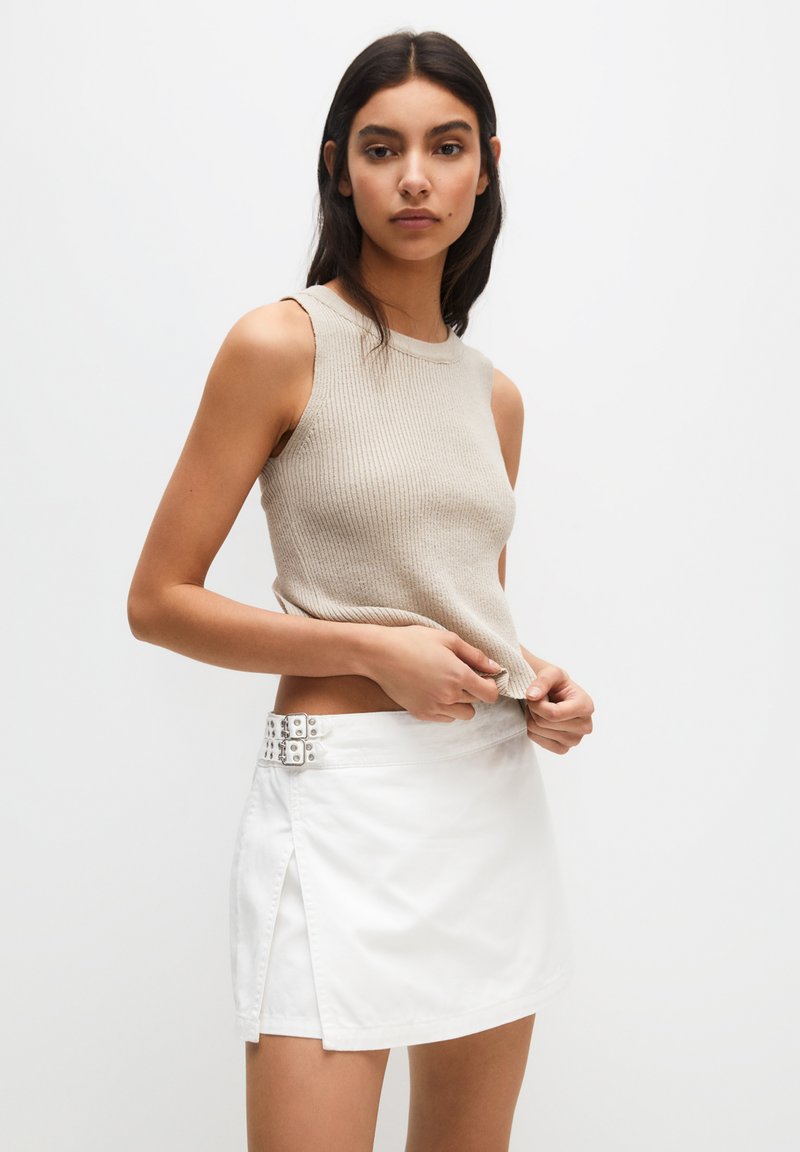 Pull-On Skirt With Slits