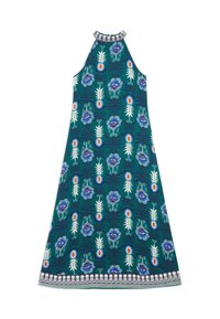 Robe longue sans manches couleur sarcelle avec col montant, présentant un motif floral bleu et blanc et une bordure décorative à l'ourlet et au niveau du col.
