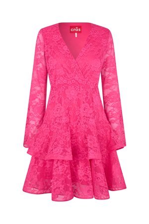 Ροζ δαντελένιο φόρεμα με V-λαιμόκοψη, μακριά φαρδιά μανίκια και στρωμένο φουσκωτό φούστα. Διακοσμημένο με λουλουδένια σχέδια σε όλο το ύφασμα.