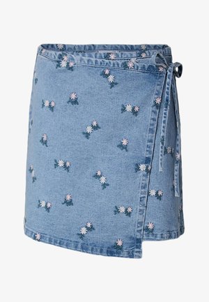 Pieces, MINI SKIRT PCFLORA MW WRAP EMBROIDERY - Hõlmikseelik - light blue denim
