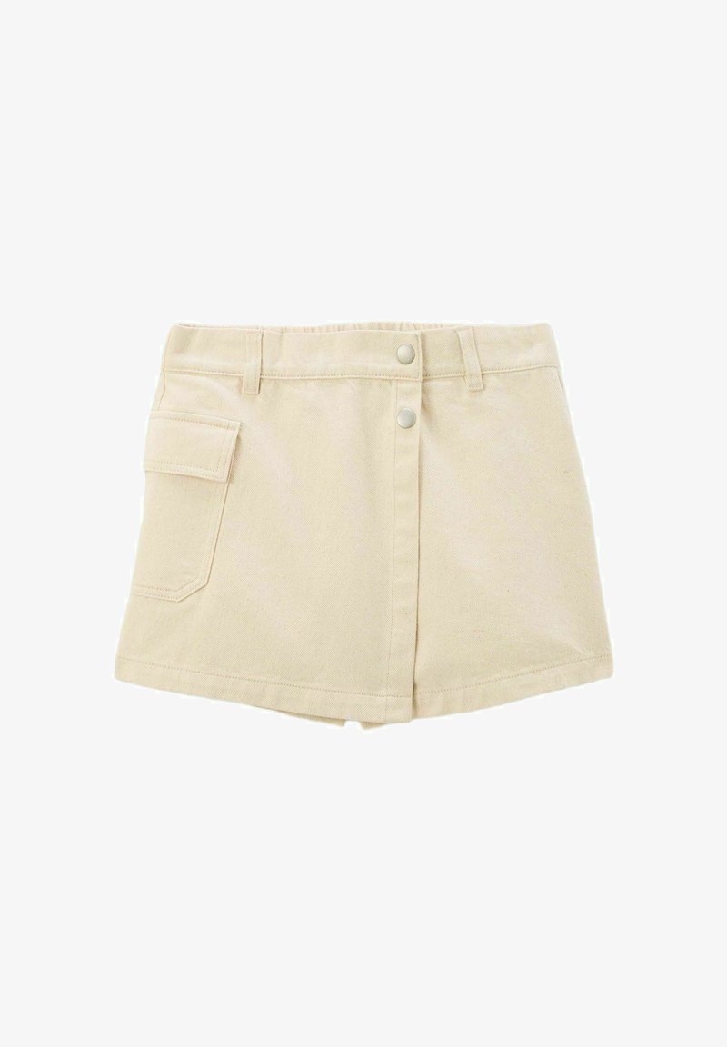 Jupe en denim beige mini avec une fermeture à bouton sur le devant, une poche sur le côté et des détails de couture subtils. Le tissu a une apparence douce et texturée.